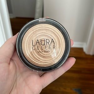 Laura Geller illuminator
